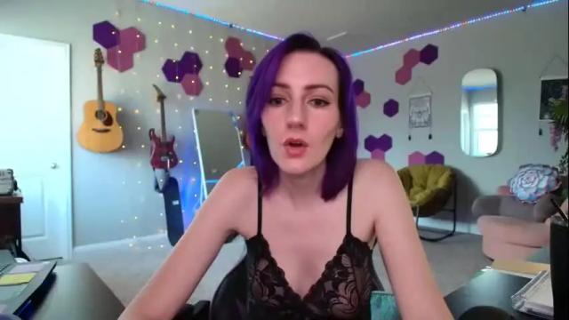Image 10 of meredithbae Stream on Chaturbate on 5 months ago