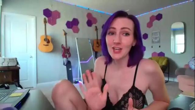 Image 8 of meredithbae Stream on Chaturbate on 5 months ago