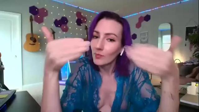 Image 12 of meredithbae Stream on Chaturbate on 5 months ago