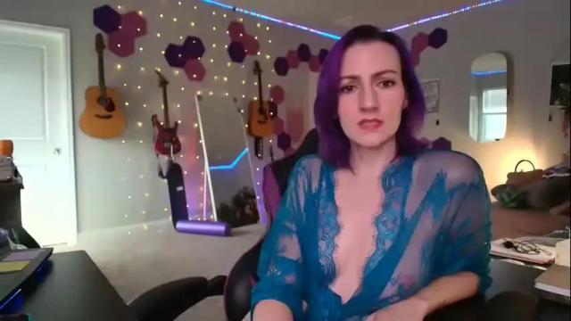 Image 4 of meredithbae Stream on Chaturbate on 5 months ago
