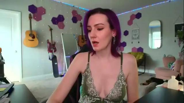 Image 12 of meredithbae Stream on Chaturbate on 4 months ago