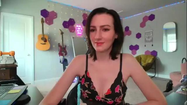 Image 3 of meredithbae Stream on Chaturbate on 4 months ago
