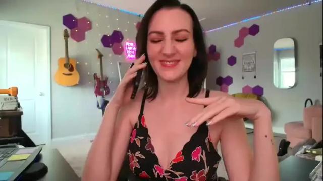 Image 8 of meredithbae Stream on Chaturbate on 4 months ago