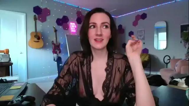 Image 6 of meredithbae Stream on Chaturbate on 2 months ago