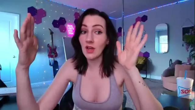 Image 12 of meredithbae Stream on Chaturbate on 1 month ago