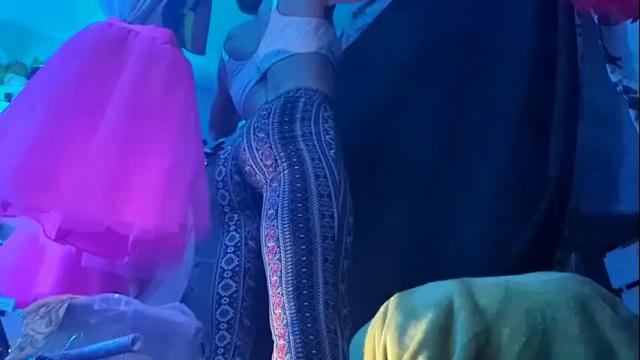 Image 12 of merelyalover Stream on Chaturbate on 25 days ago