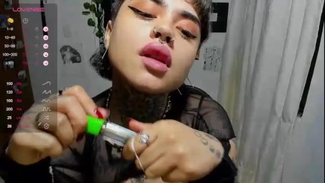 Image 11 of meretriz_cooper Stream on Chaturbate on 16 months ago