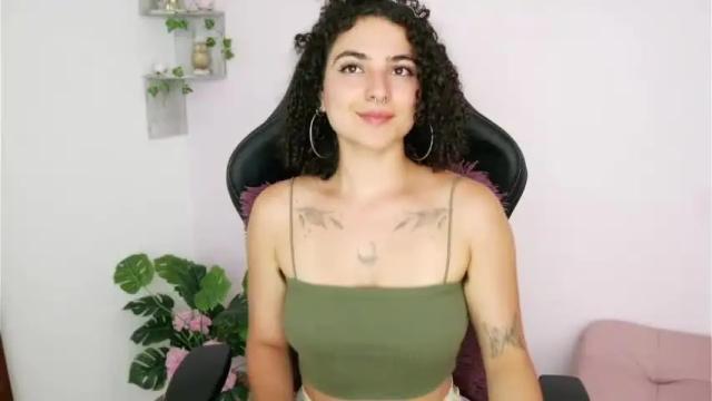 Image 12 of merida_bell18 Stream on Chaturbate on 14 months ago