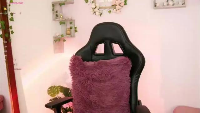 Image 8 of merida_bell18 Stream on Chaturbate on 14 months ago