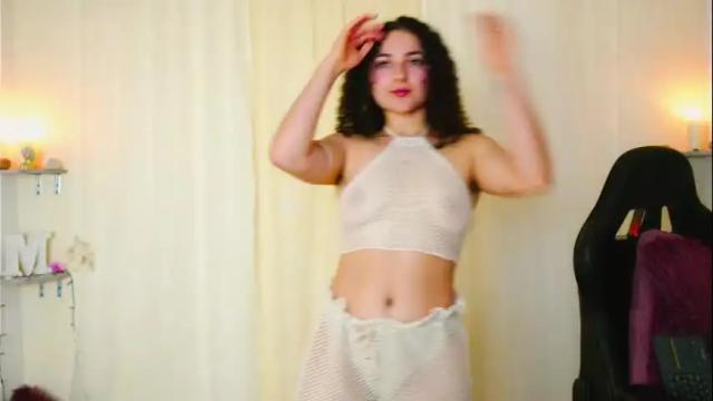 Image 3 of merida_bell18 Stream on Chaturbate on 1 month ago