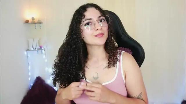 Image 3 of merida_bell18 Stream on Chaturbate on 1 month ago