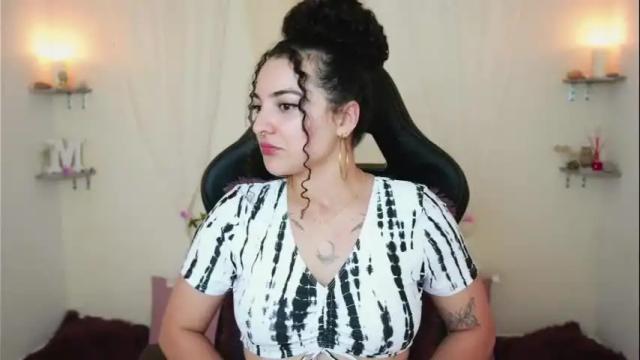 Image 3 of merida_bell18 Stream on Chaturbate on 21 days ago