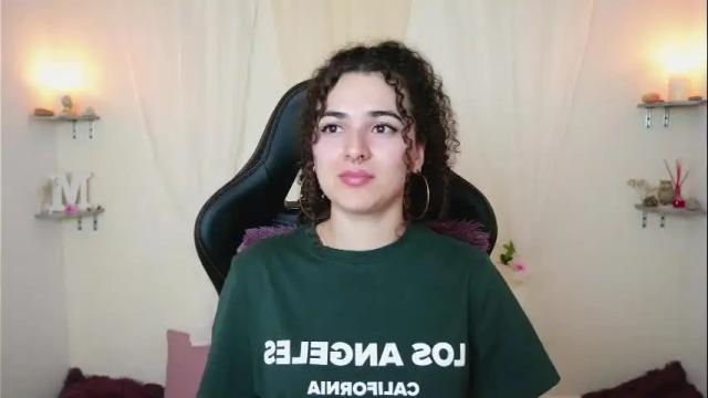 Image 11 of merida_bell18 Stream on Chaturbate on 12 days ago