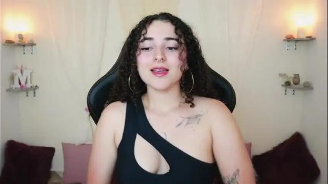 Image 4 of merida_bell18 Stream on Chaturbate on 7 days ago