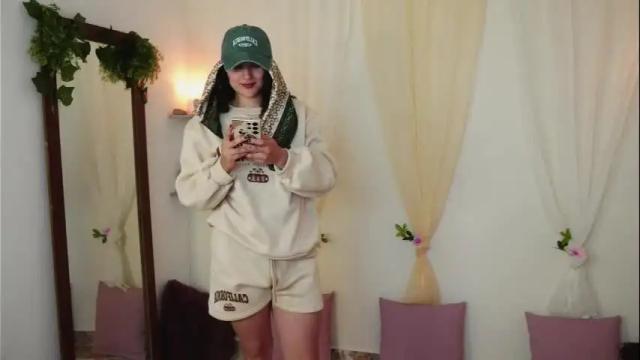 Image 8 of merida_bell18 Stream on Chaturbate on 6 days ago