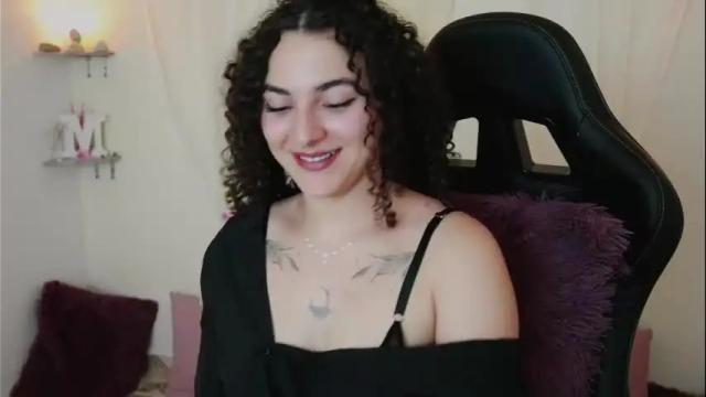 Image 12 of merida_bell18 Stream on Chaturbate on 22 hours ago