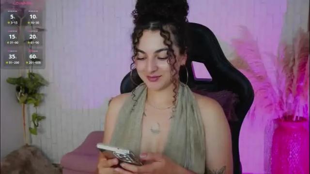 Image 2 of merida_bell18 Stream on Chaturbate on 2 months ago