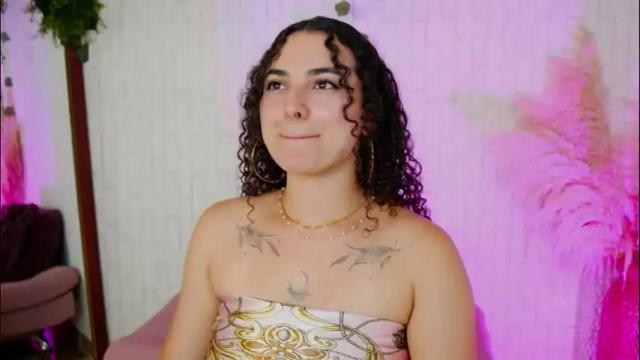 Image 2 of merida_bell18 Stream on Chaturbate on 1 month ago