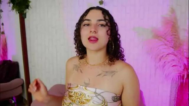 Image 3 of merida_bell18 Stream on Chaturbate on 1 month ago