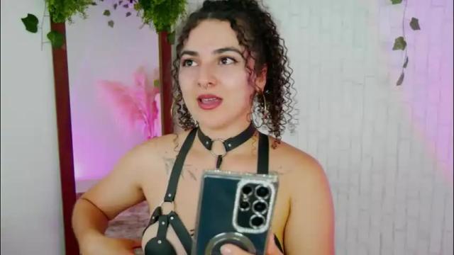 Image 10 of merida_bell18 Stream on Chaturbate on 1 month ago
