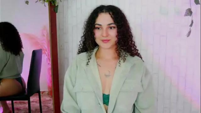 Image 2 of merida_bell18 Stream on Chaturbate on 25 days ago