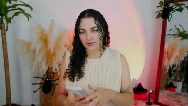 Image 3 of merida_bell18 Stream on Chaturbate on 3 days ago
