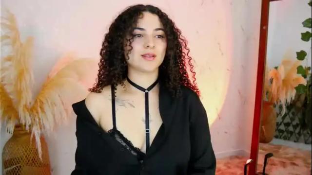 Image 3 of merida_bell18 Stream on Chaturbate on 2 months ago