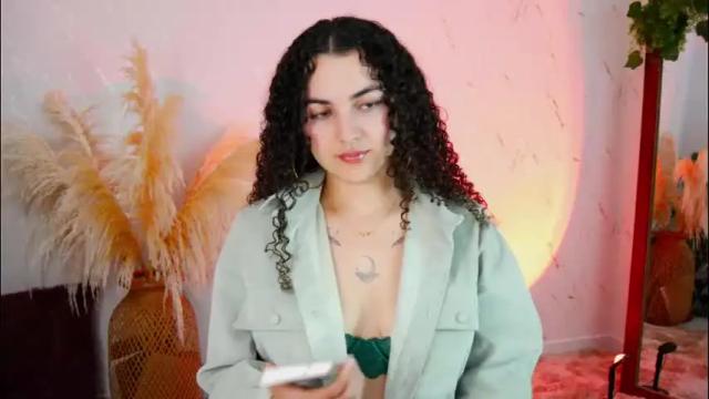 Image 2 of merida_bell18 Stream on Chaturbate on 2 months ago