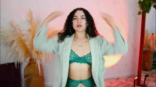 Image 3 of merida_bell18 Stream on Chaturbate on 2 months ago