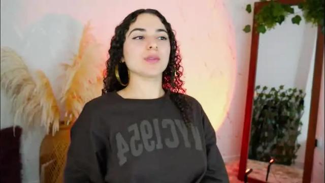 Image 3 of merida_bell18 Stream on Chaturbate on 2 months ago