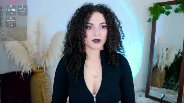 Image 3 of merida_bell18 Stream on Chaturbate on 23 days ago