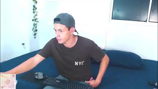 Image 3 of meridandwither Stream on Chaturbate on 1 month ago