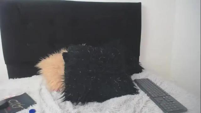 Image 3 of merlinaadams_ Stream on Chaturbate on 24 days ago