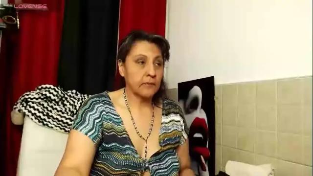 Image 11 of merlyna_goldens Stream on Chaturbate on 1 month ago