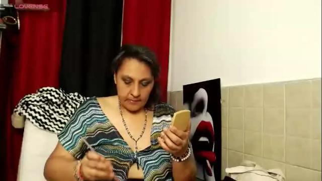 Image 12 of merlyna_goldens Stream on Chaturbate on 1 month ago