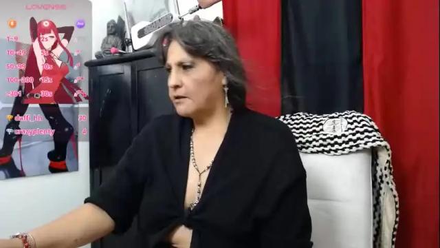 Image 8 of merlyna_goldens Stream on Chaturbate on 1 month ago