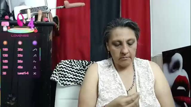 Image 7 of merlyna_goldens Stream on Chaturbate on 12 days ago