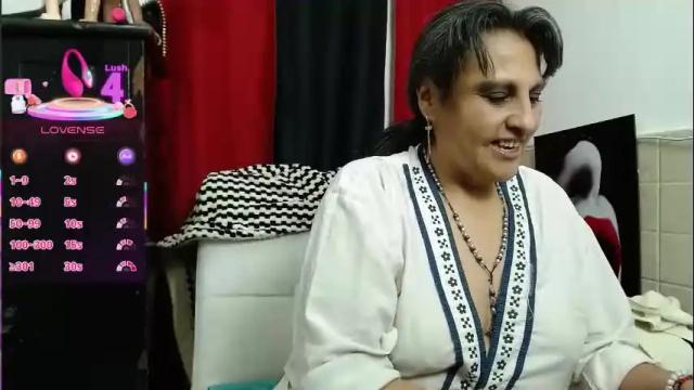 Image 2 of merlyna_goldens Stream on Chaturbate on 11 days ago