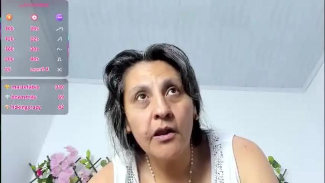 Image 4 of merlyna_goldens Stream on Chaturbate on 6 days ago