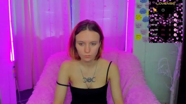 Image 3 of merry_crown Stream on Chaturbate on 14 months ago