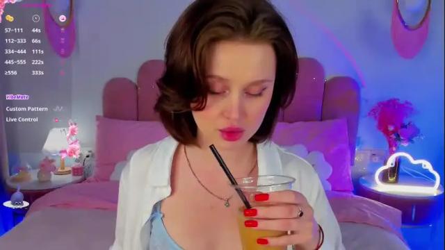 Image 3 of merylew Stream on Chaturbate on 7 days ago