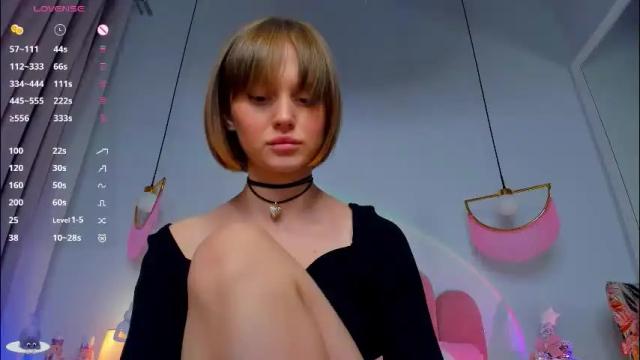 Image 12 of merylew Stream on Chaturbate on 22 days ago