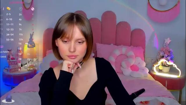 Image 2 of merylew Stream on Chaturbate on 22 days ago