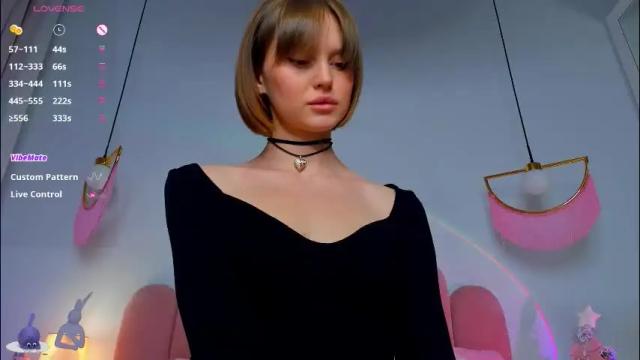 Image 7 of merylew Stream on Chaturbate on 22 days ago