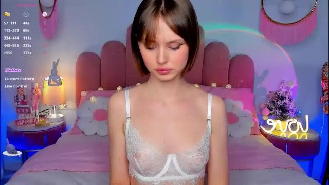 Image 3 of merylew Stream on Chaturbate on 18 days ago