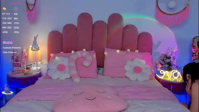 Image 6 of merylew Stream on Chaturbate on 18 days ago