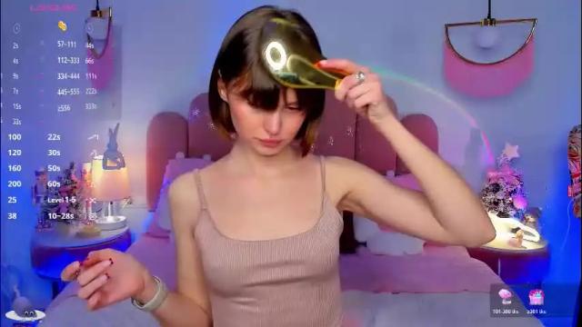 Image 10 of merylew Stream on Chaturbate on 14 days ago