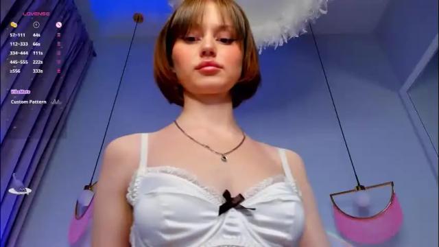 Image 12 of merylew Stream on Chaturbate on 19 days ago