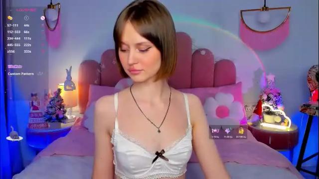 Image 8 of merylew Stream on Chaturbate on 19 days ago