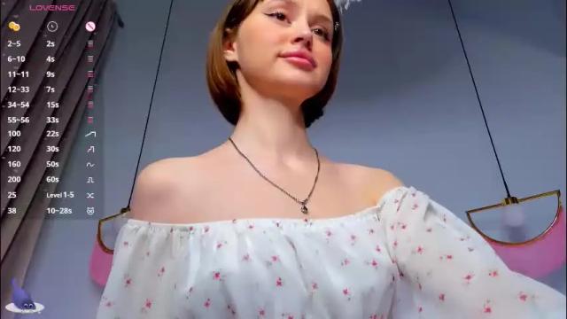 Image 4 of merylew Stream on Chaturbate on 1 day ago